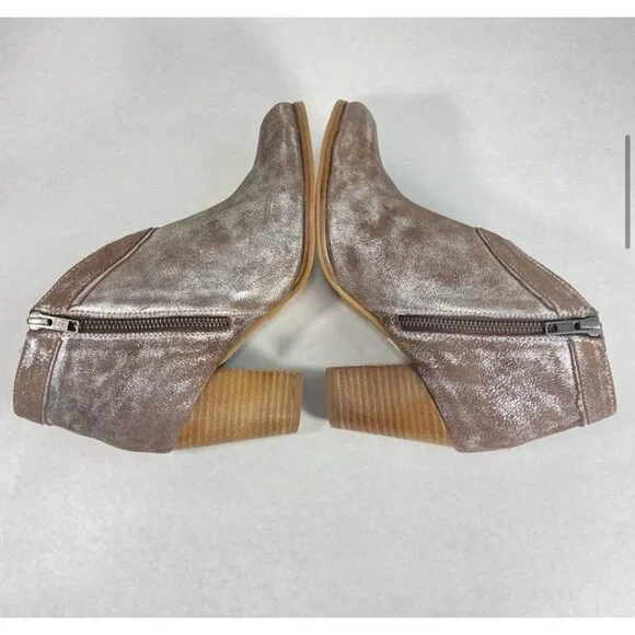 Ariat Unbridled Layla Leather Heel Shimmer Silver Metallic Ankle Boots SZ 7.5 - Picture 8 of 8